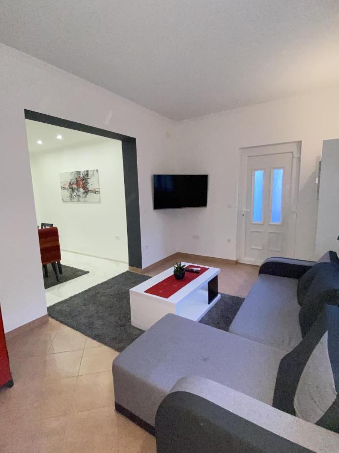 פלוצ'ה Apartment & Rooms - Marina מראה חיצוני תמונה