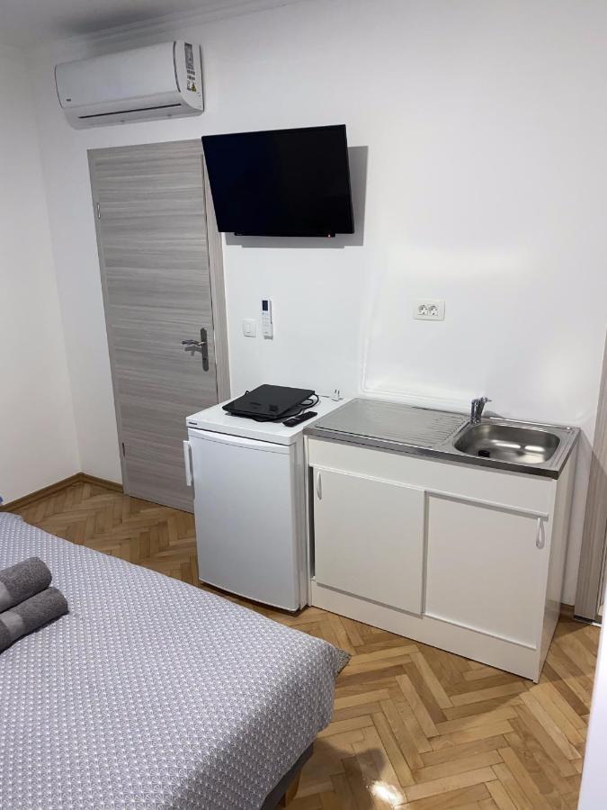 פלוצ'ה Apartment & Rooms - Marina מראה חיצוני תמונה